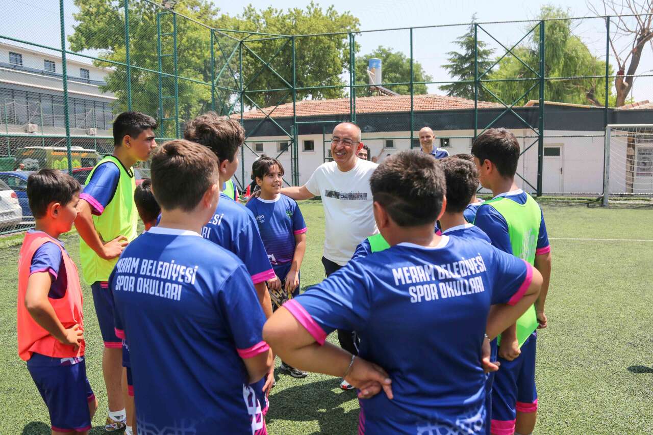 Başkan Kavuş, MEGA Yaz Spor Okulları'nda çocukların heyecanına ortak oldu 3